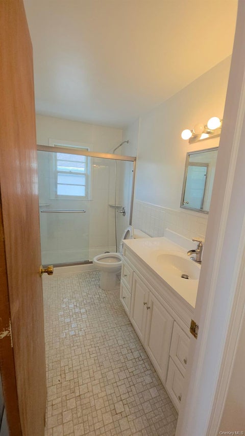 Apartment For Rent - 33 1st Avenue #2<br/> Nassau County, East Rockaway, NY 11518
