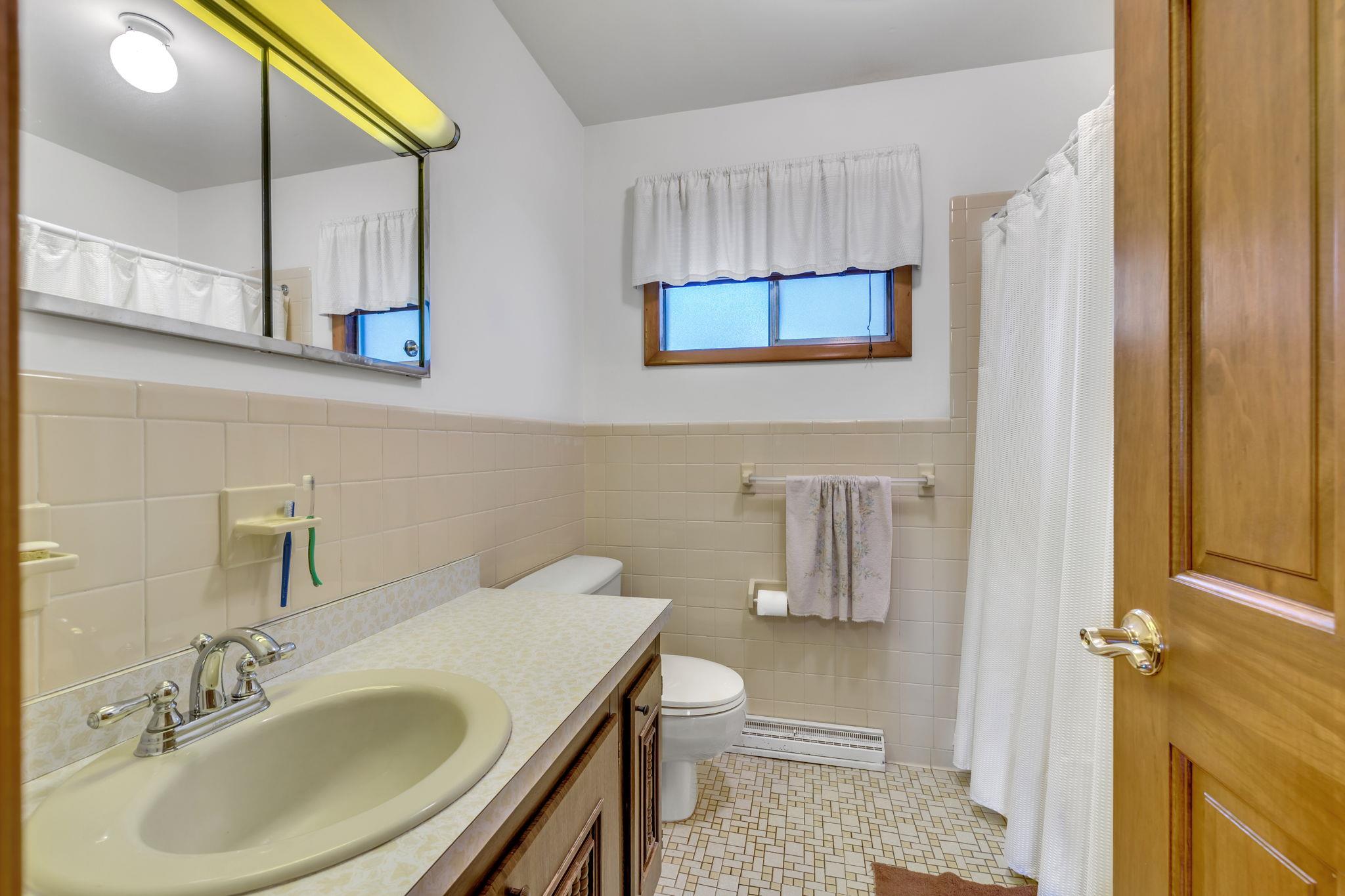 22 Witte Drive, Call Listing Agent, New York image 16