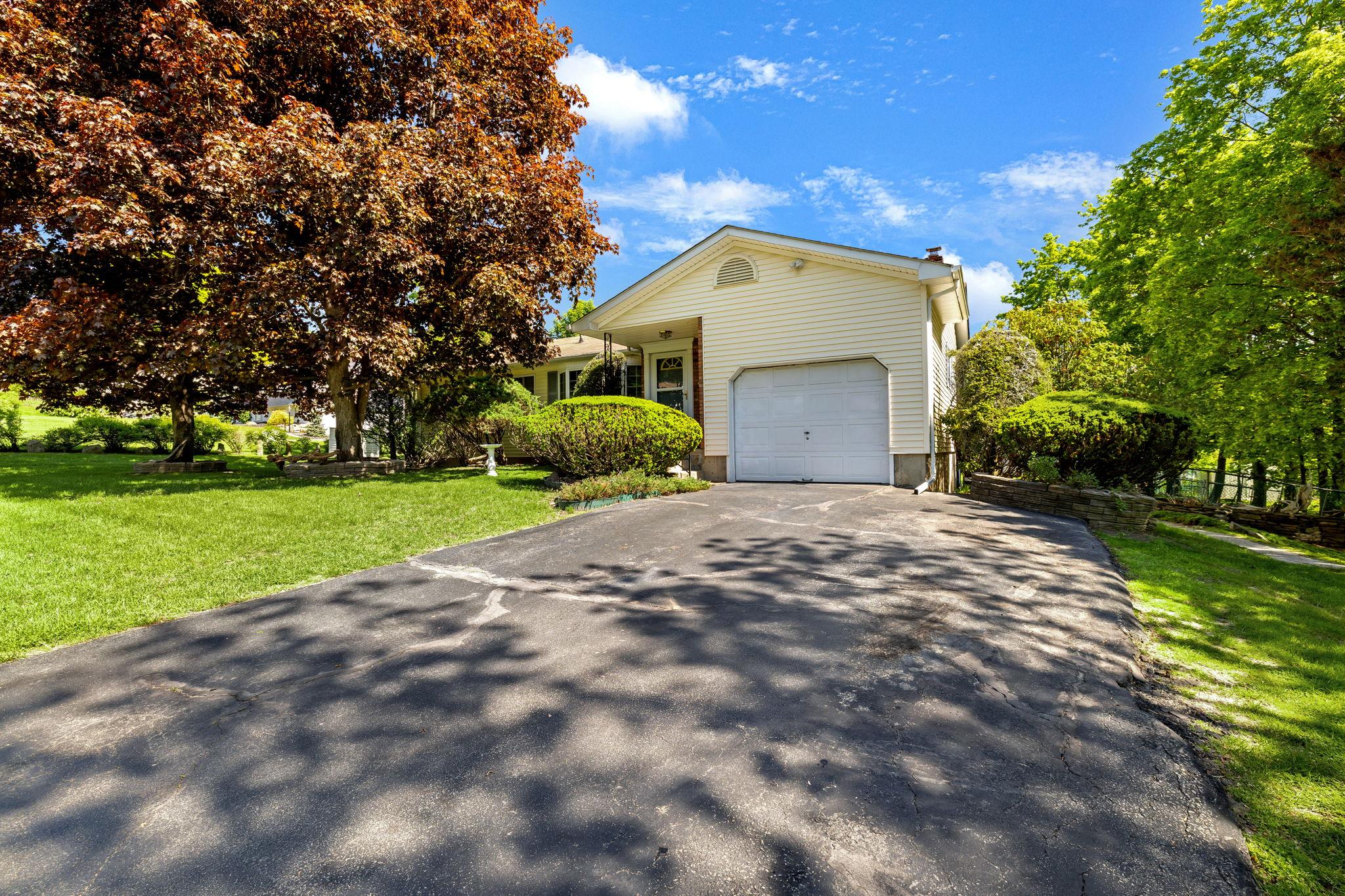 22 Witte Drive, Call Listing Agent, New York image 21