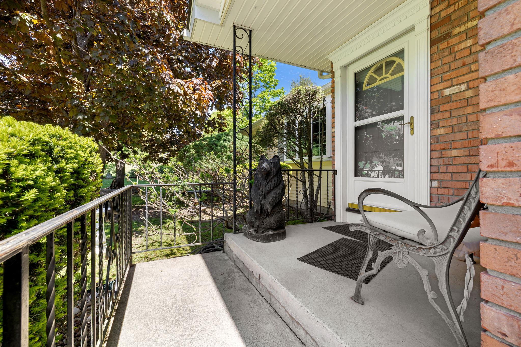 22 Witte Drive, Call Listing Agent, New York image 2