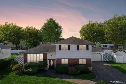 33 Fairlawn Lane Centereach NY 11720