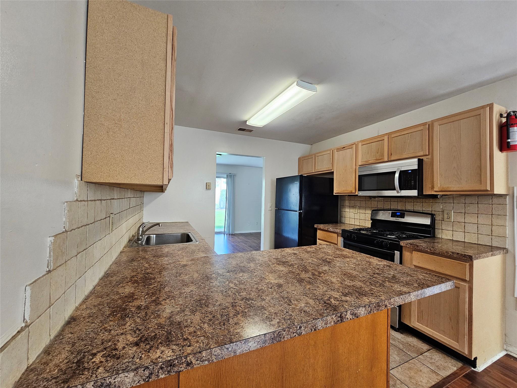 23 Woodlake Drive, Middletown, New York image 8