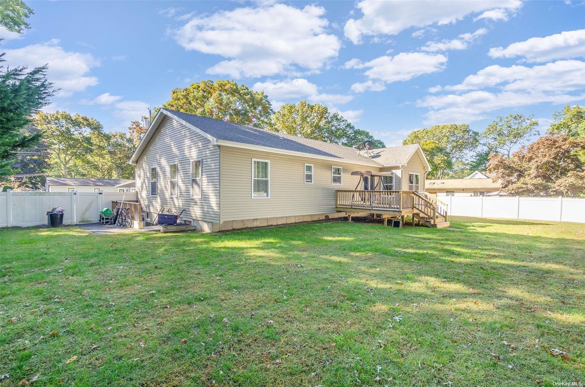 7 Henry Street, Centereach, New York image 32