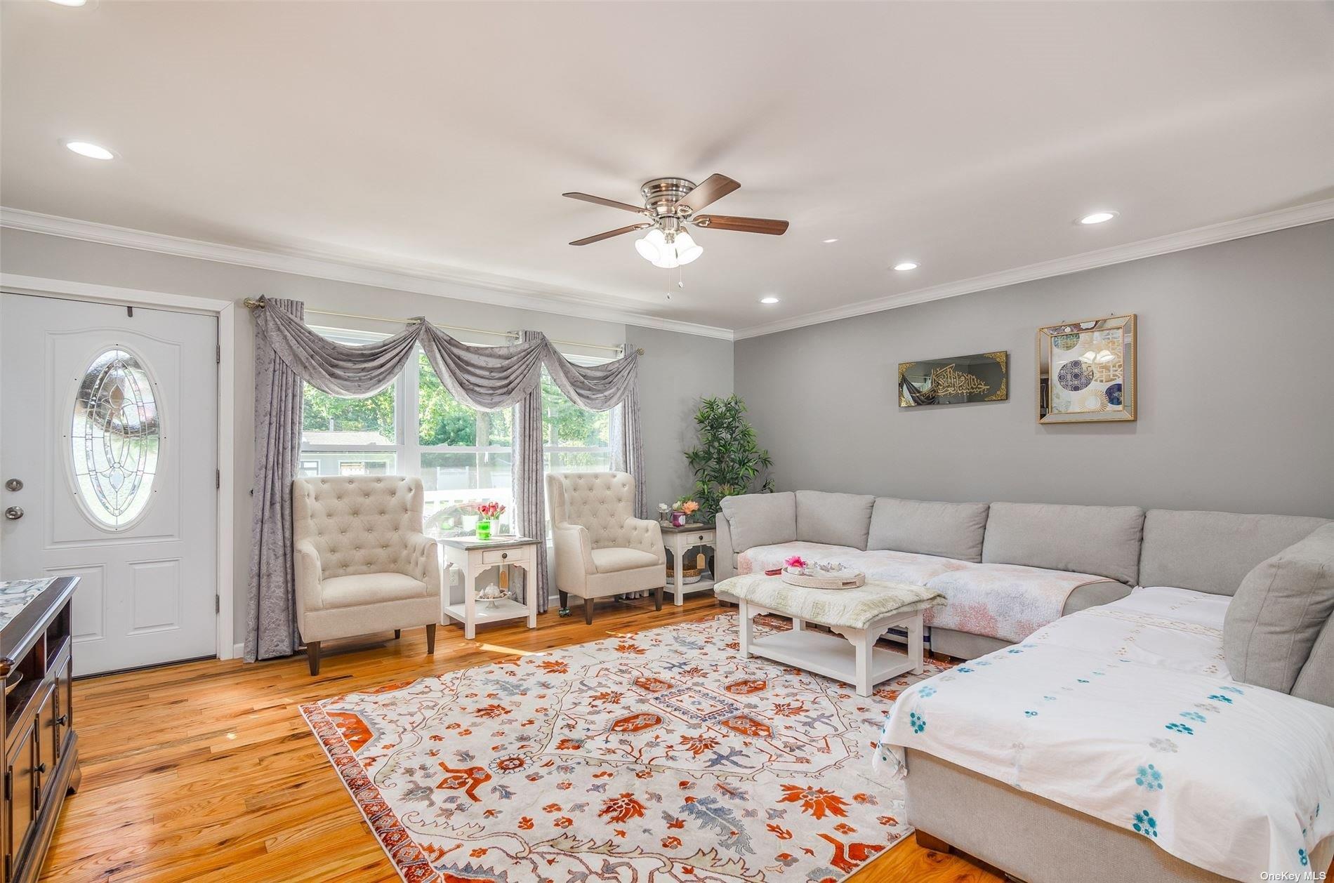 7 Henry Street, Centereach, New York image 6