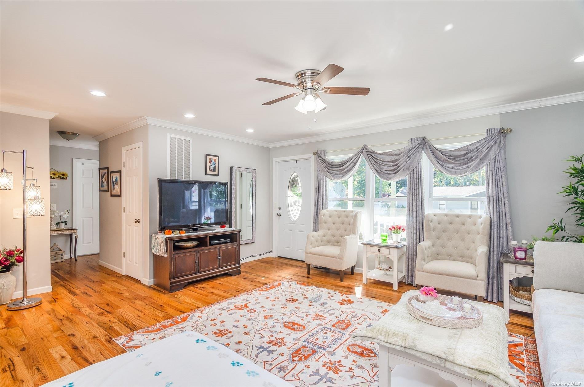 7 Henry Street, Centereach, New York image 7