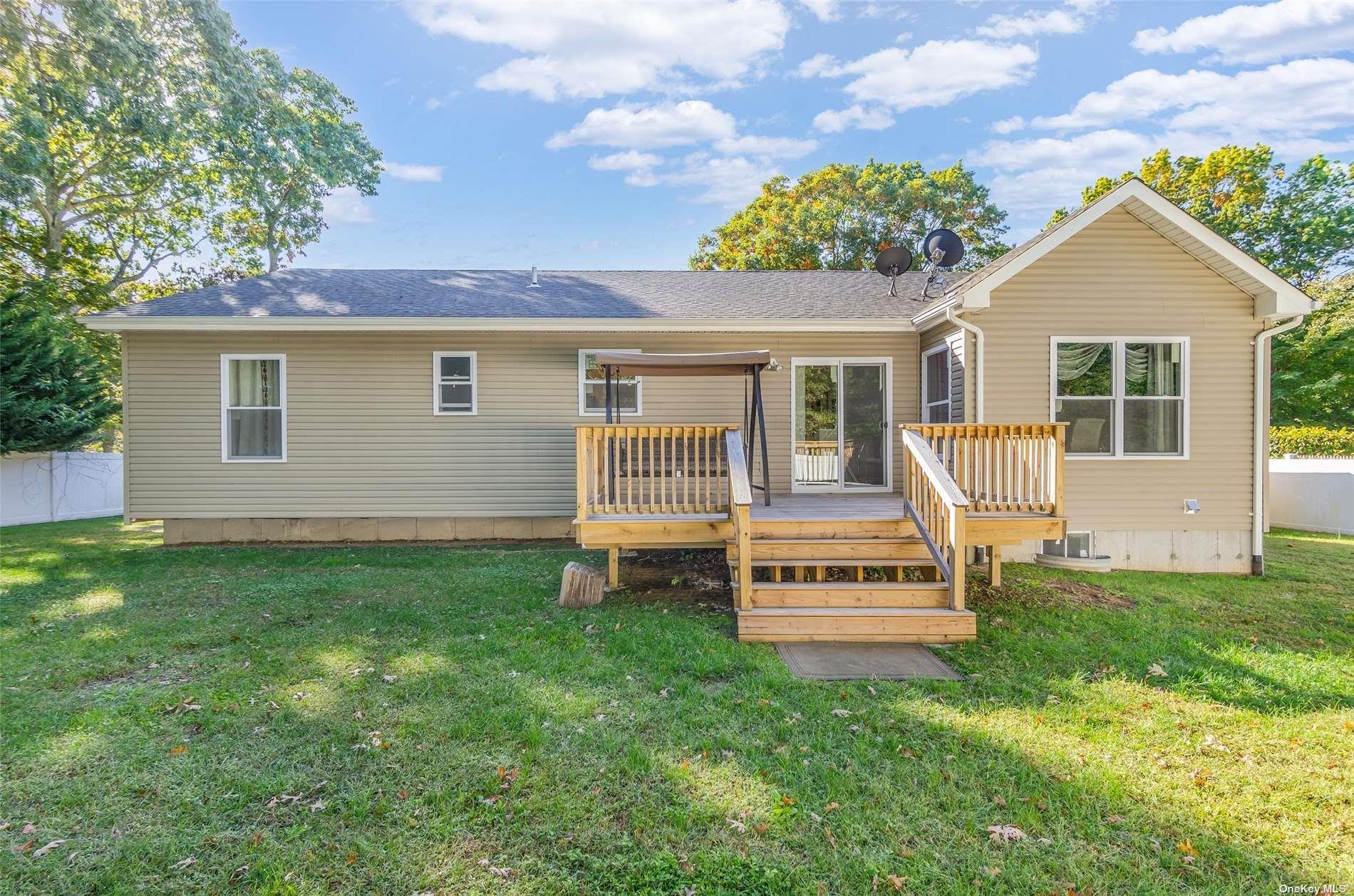 7 Henry Street, Centereach, New York image 25