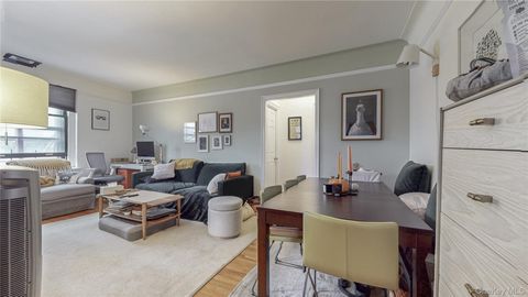 Photo of 72-34 Austin St St #F7, Forest Hills, NY 11375 (MLS # 930948)