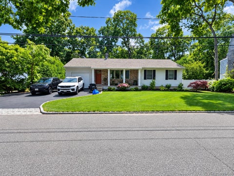 Homes For Sale - 1026 Washington Avenue<br/> Suffolk County, West Islip, NY 11795