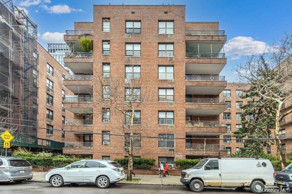 Photo of 138-15 Franklin Avenue #629, Flushing, NY 11355 (MLS # 1054406)