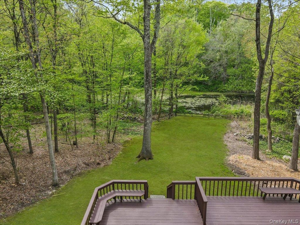Photo of 10 Silvermine Drive, South Salem, NY 10590 (MLS # 997610)