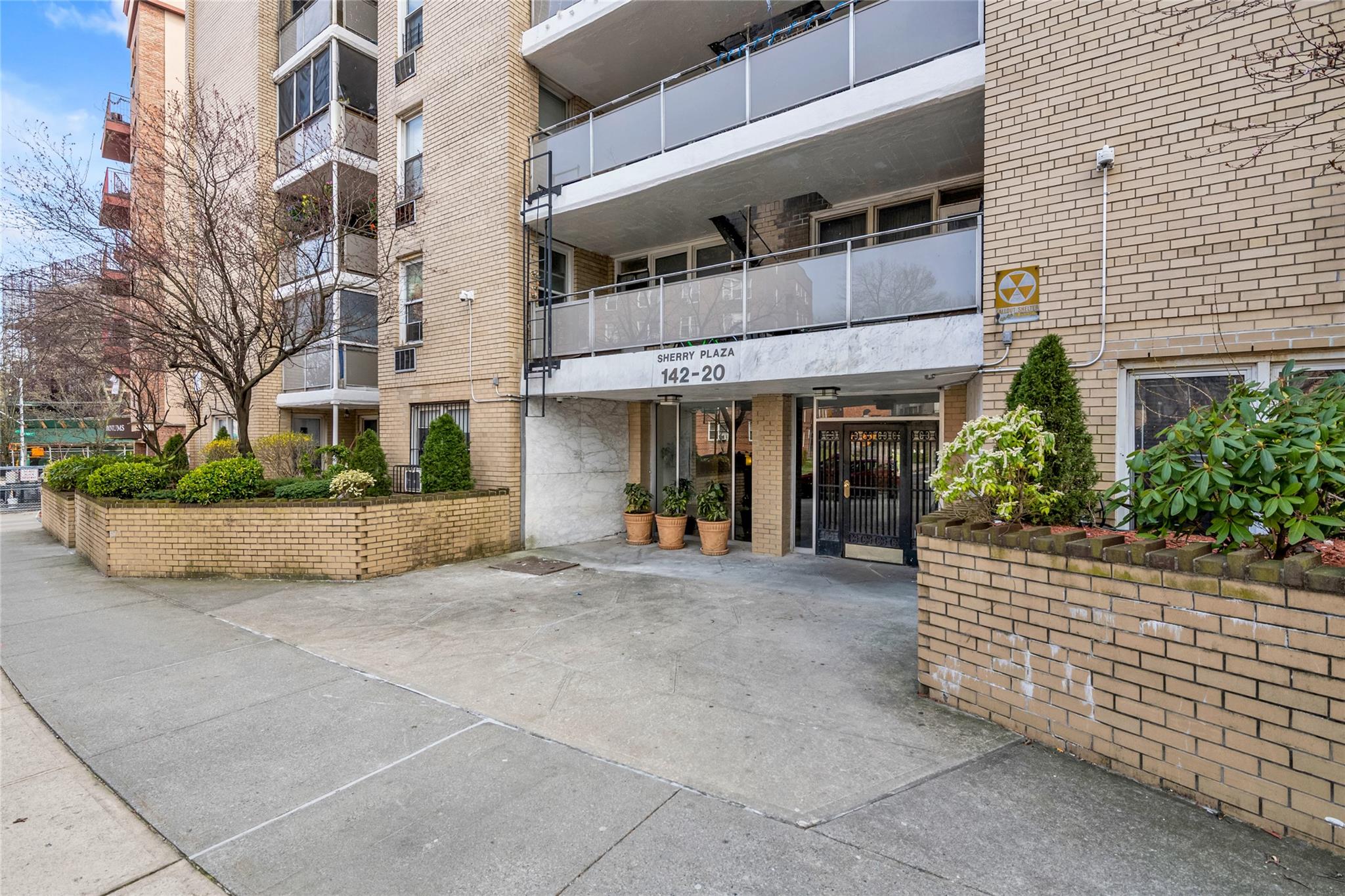 84th Drive Dr 1K, Briarwood, Queens, NY - 1 Bathrooms  
2 Rooms - 