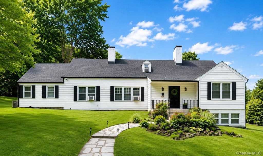 Photo of 85 Nassau Drive, Great Neck, NY 11021 (MLS # 1045680)