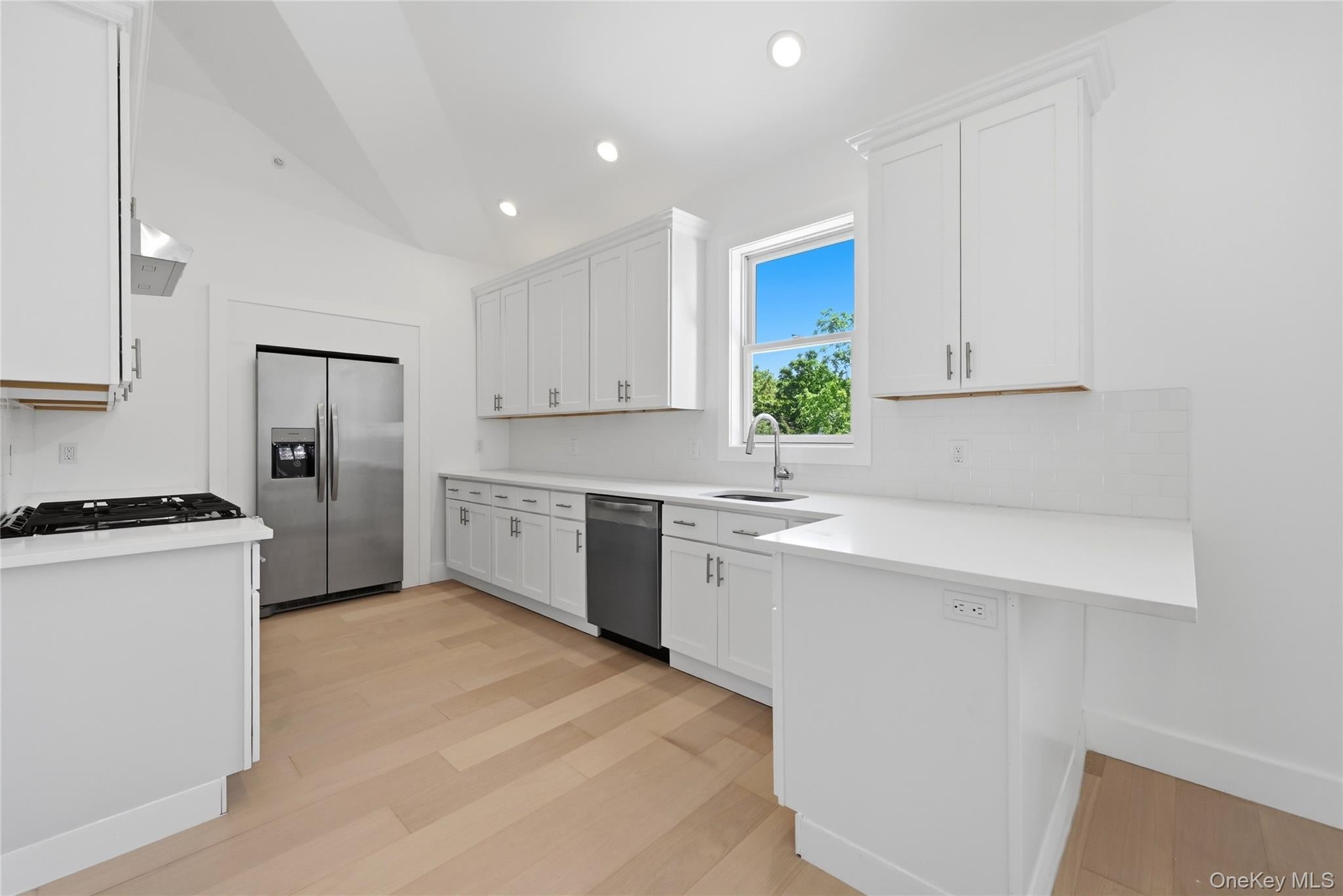 19 Montauk Highway 9