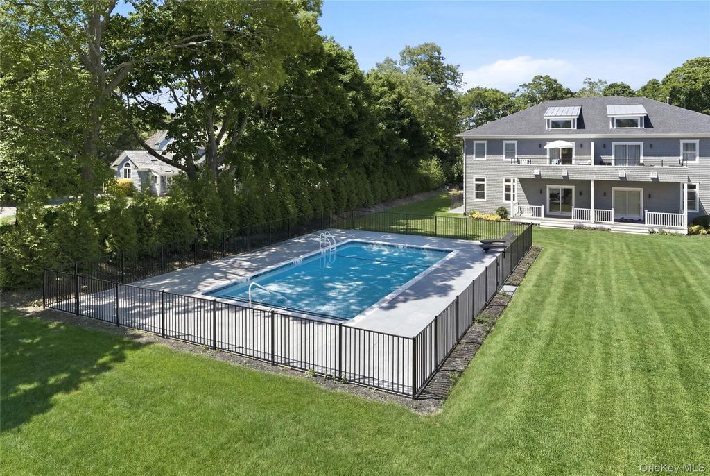 Photo of 19 Montauk Highway #9, Westhampton, NY 11977 (MLS # 1003556)