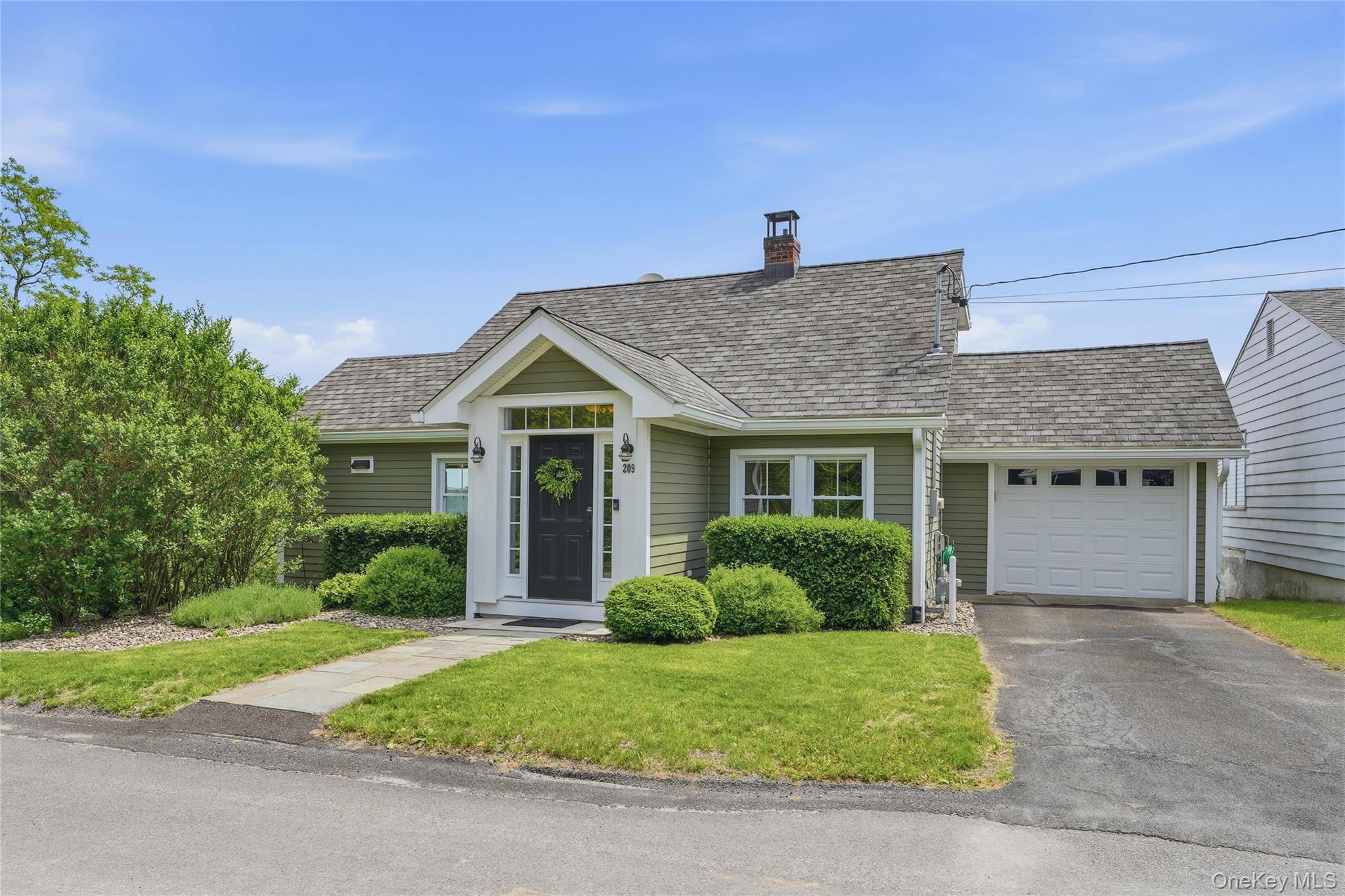209 Sackett Street