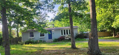 Homes For Sale - 273 Cedar Road<br/> Mastic Beach, NY 11951