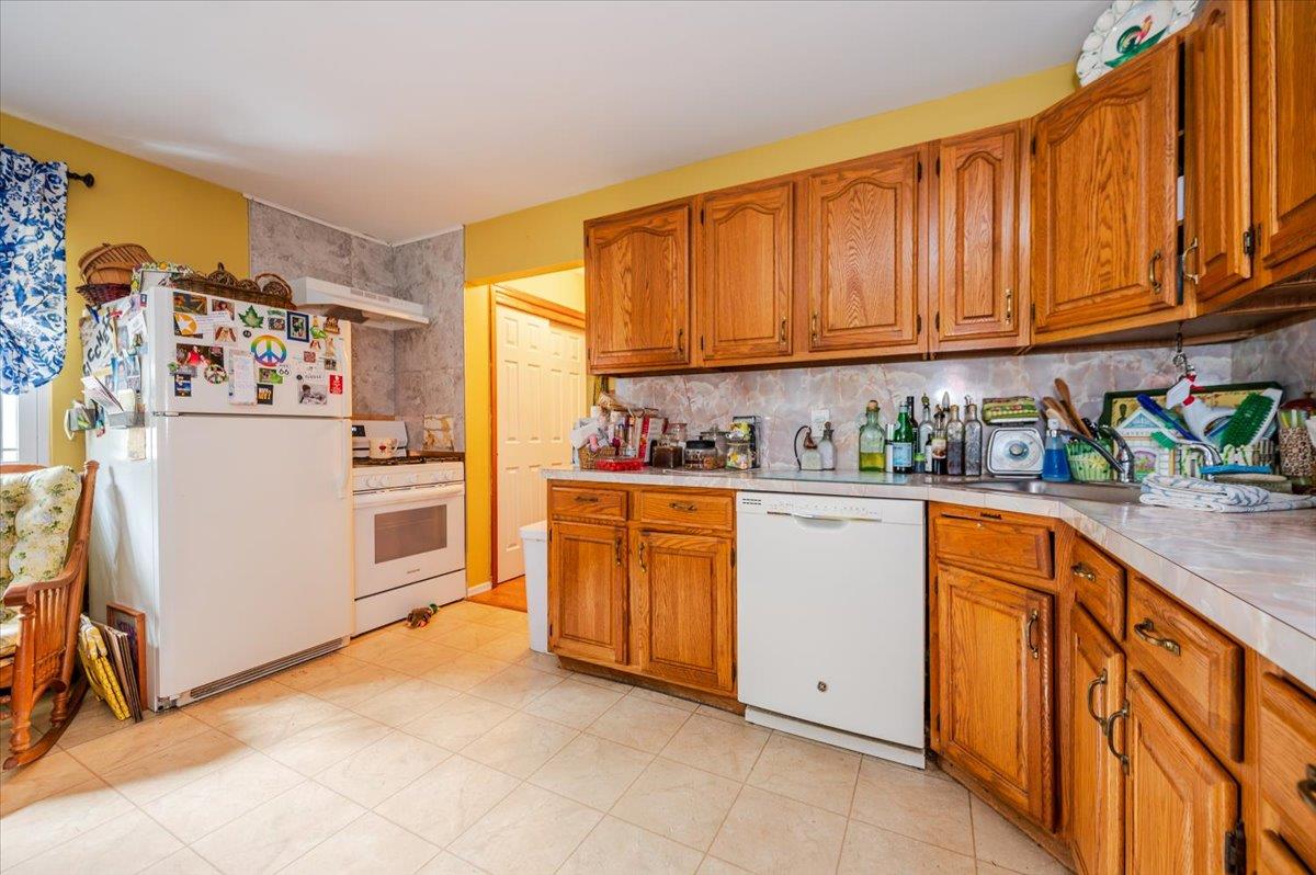136 Monell Avenue, Islip, New York image 21