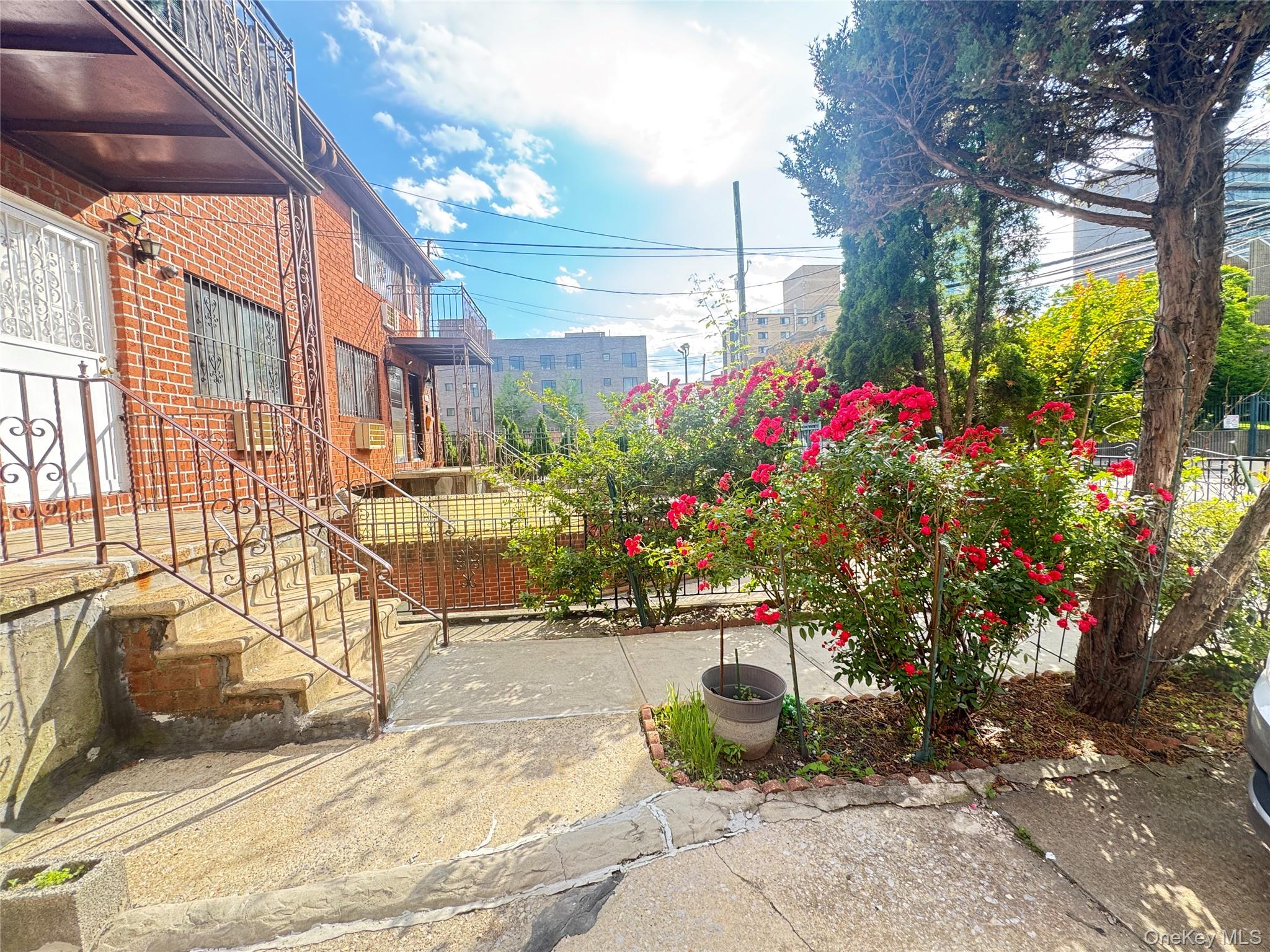 143-16 Franklin Avenue
