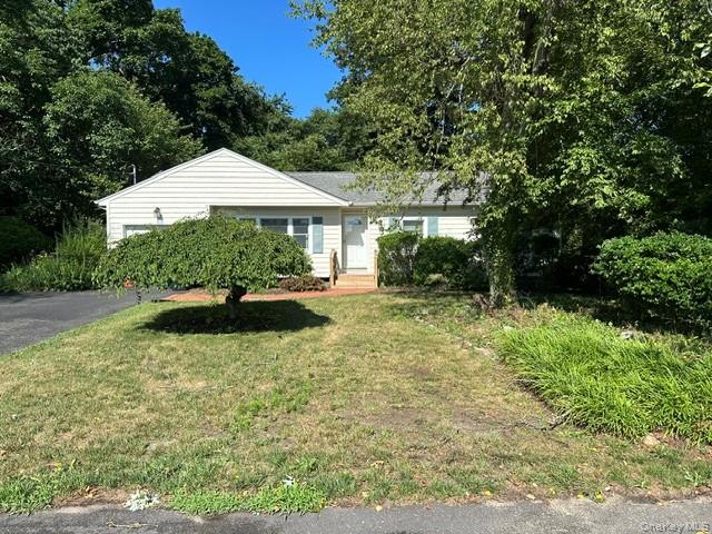 Photo of 94 Arlington Road, Ronkonkoma, NY 11779 (MLS # 1022070)