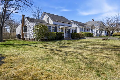 Photo of 94 E Lakewood Street, Patchogue, NY 11772 (MLS # 982731)