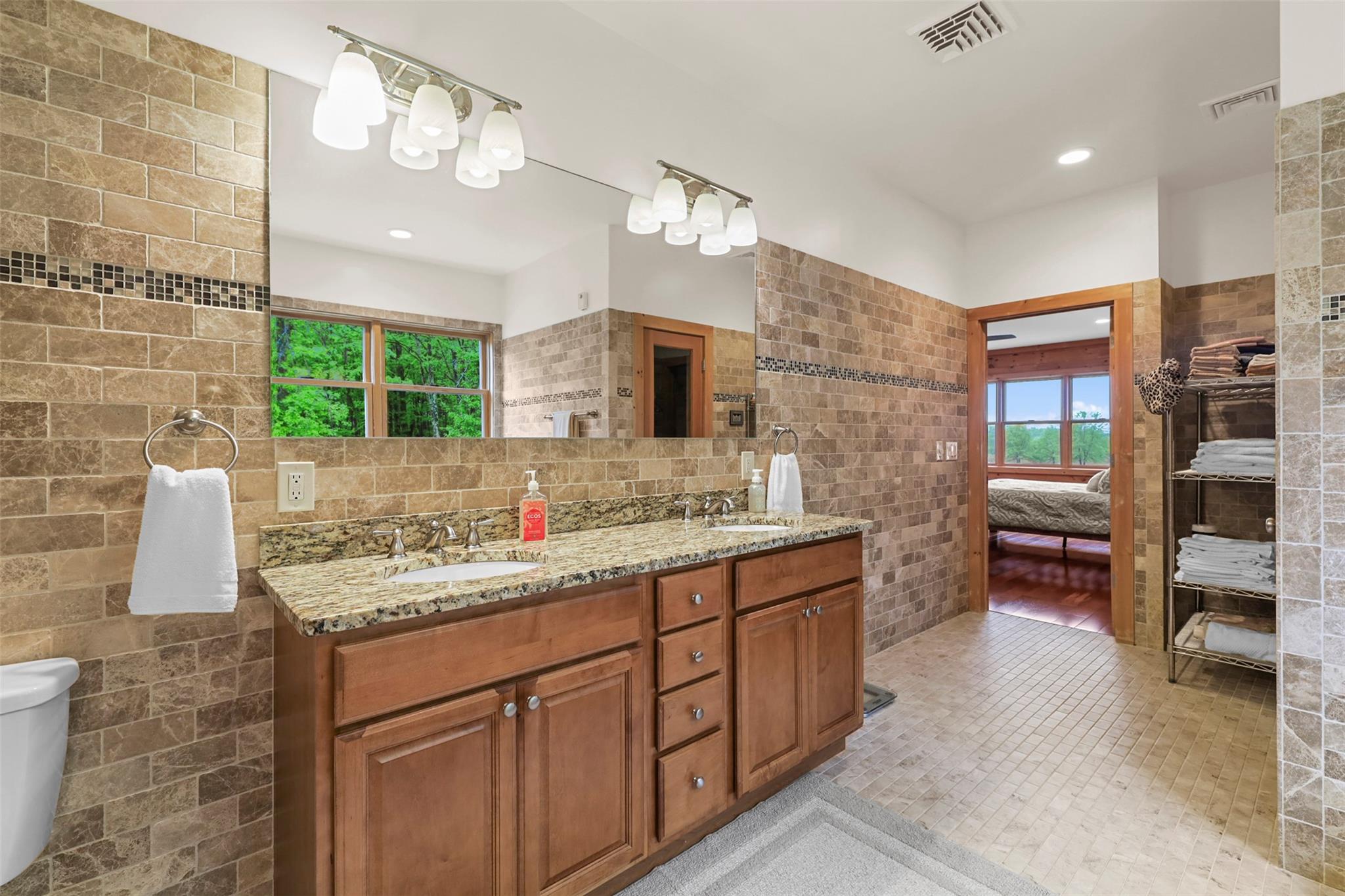 556 Bruyn Turnpike, Wallkill, New York image 21