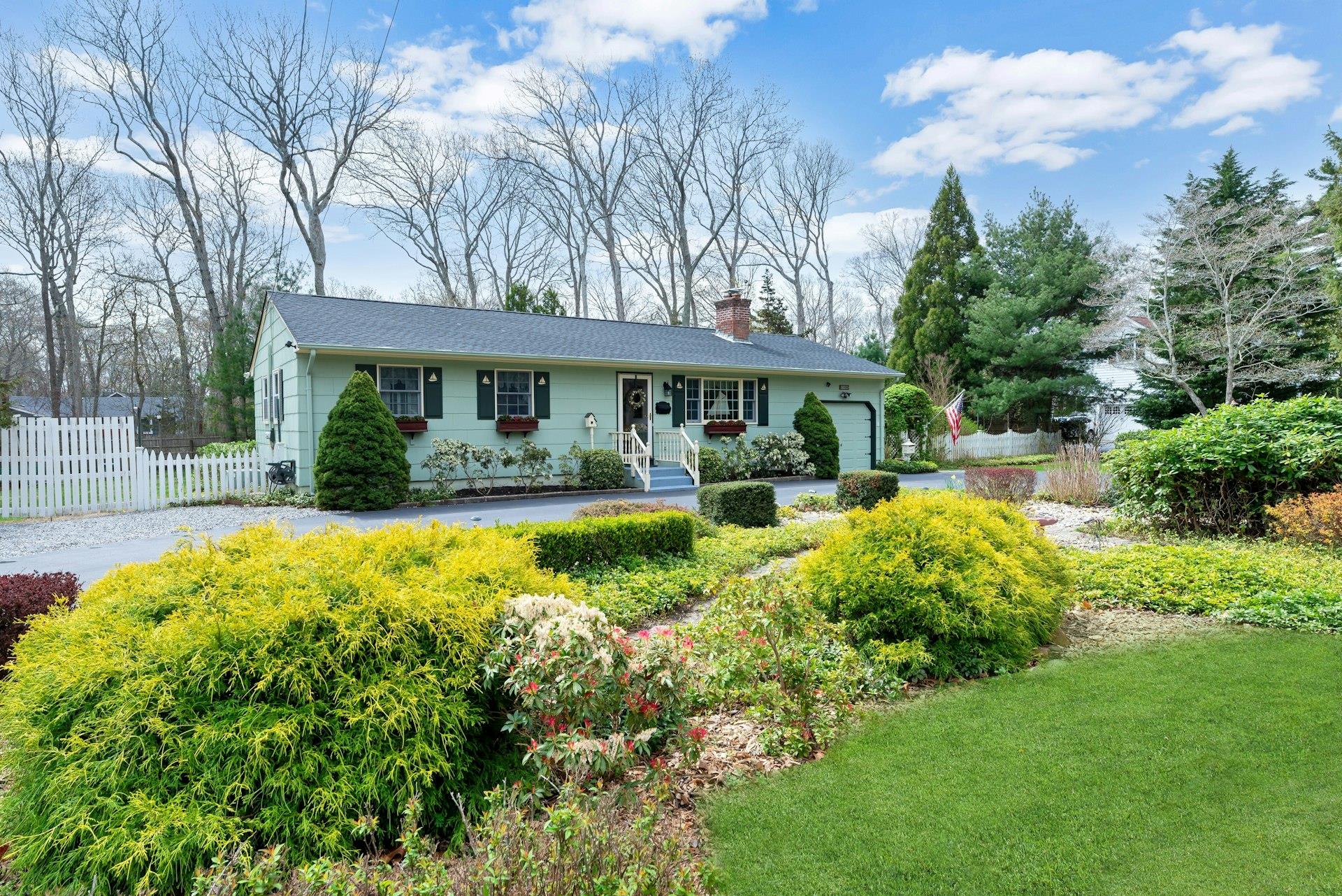 Property for Sale at Skunk Lane, Cutchogue, Hamptons, NY - Bedrooms: 3 
Bathrooms: 2  - $899,000