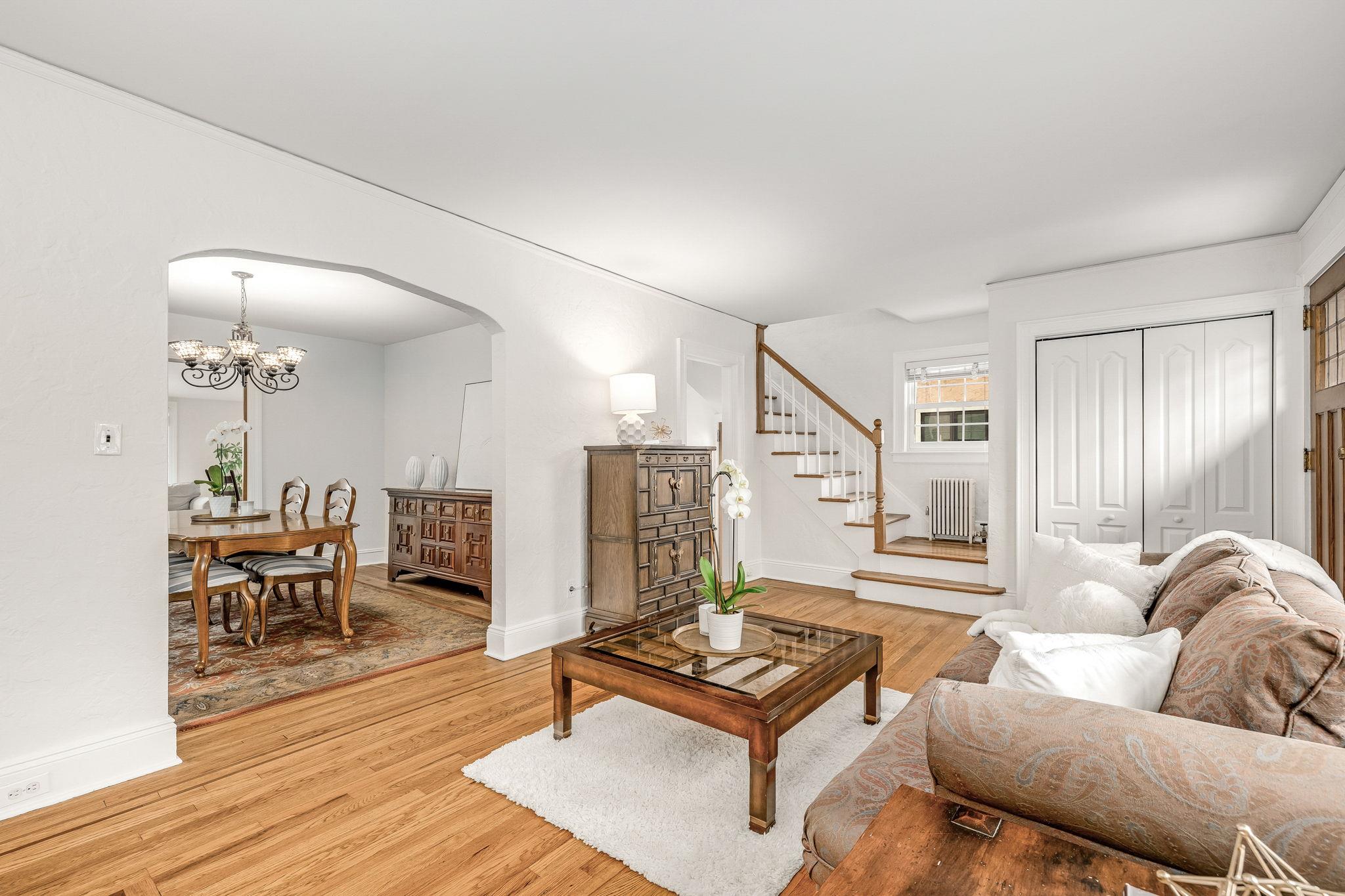 165 Lyons Road, Scarsdale, New York image 3