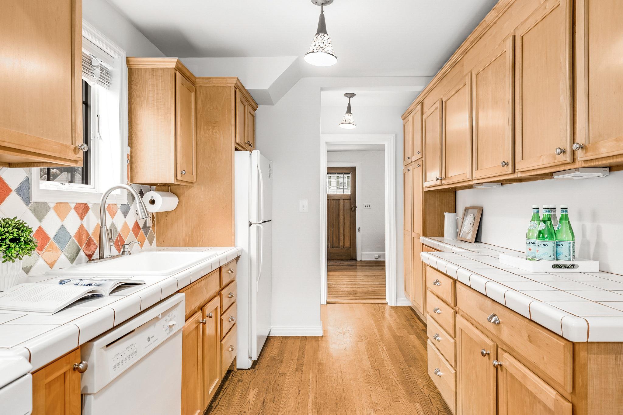 165 Lyons Road, Scarsdale, New York image 13