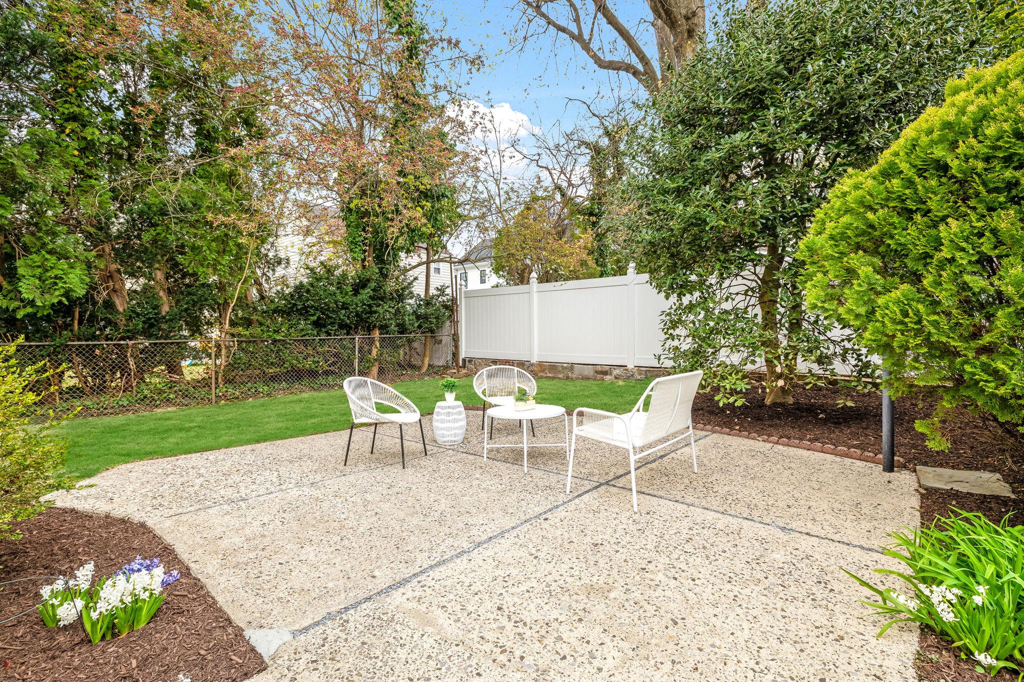 165 Lyons Road, Scarsdale, New York image 22
