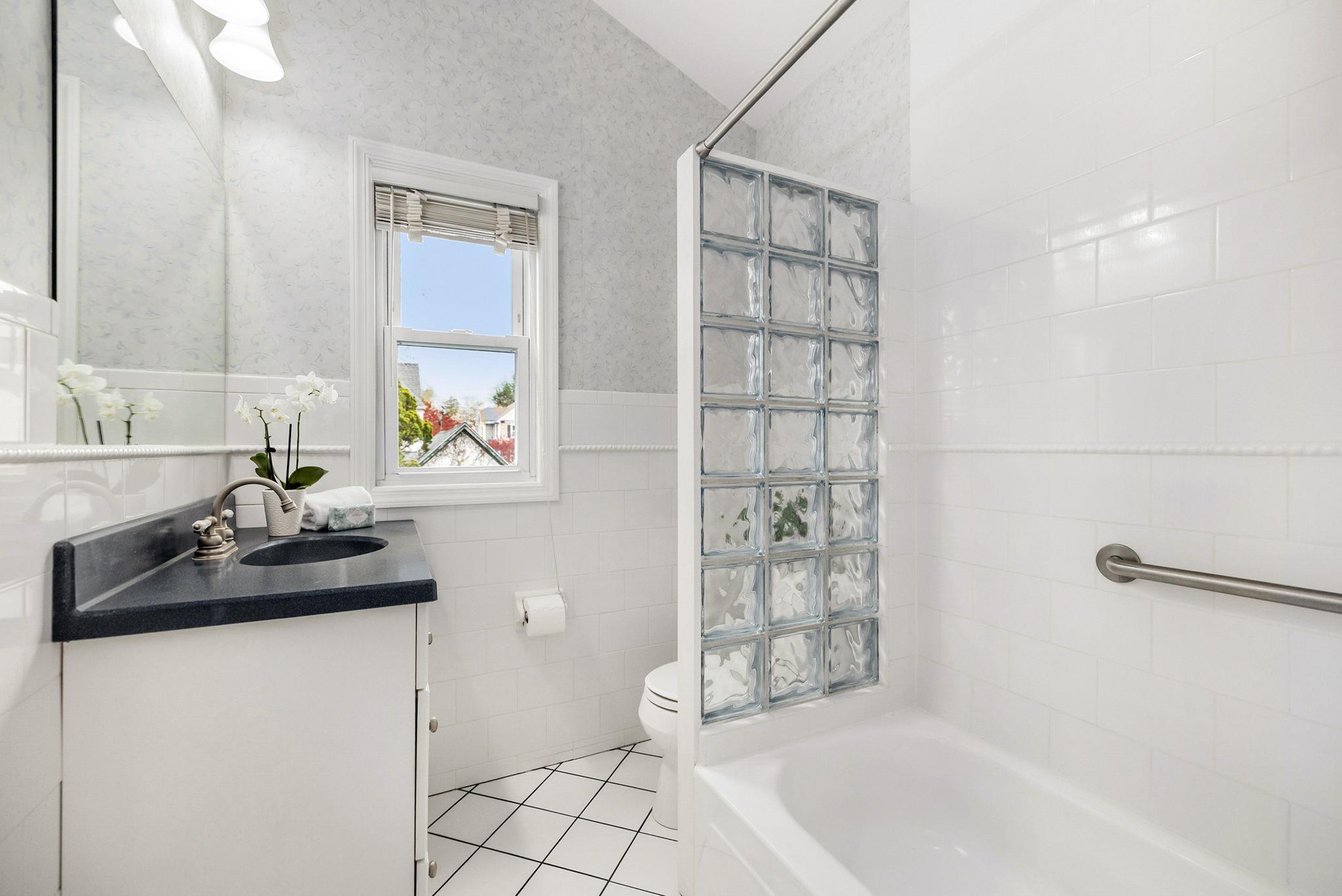 165 Lyons Road, Scarsdale, New York image 18