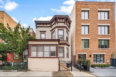 Homes For Sale - 3071 32nd Street<br/> Astoria, NY 11102