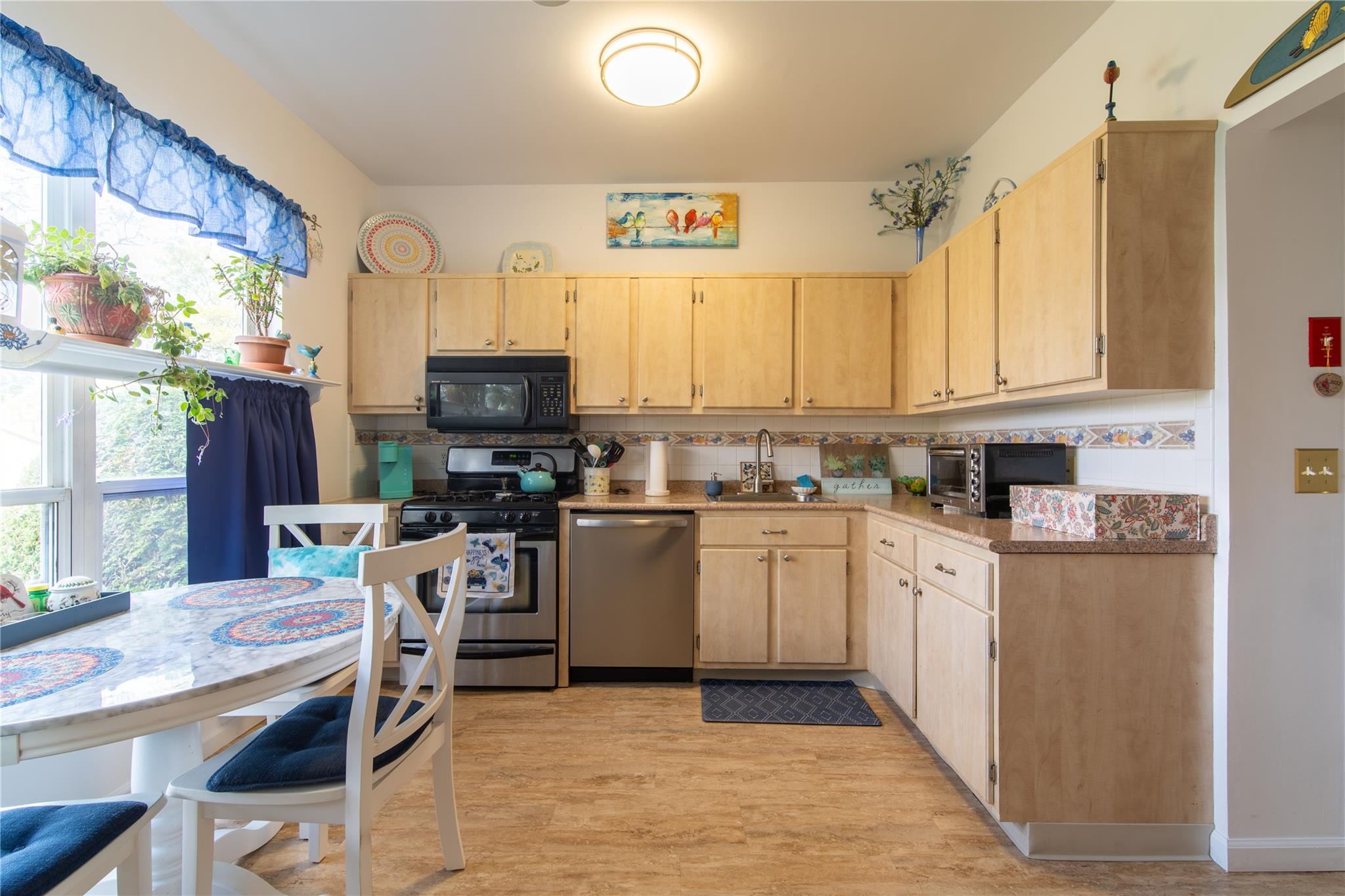 39 Eric Drive #39, Middle Island, New York image 4
