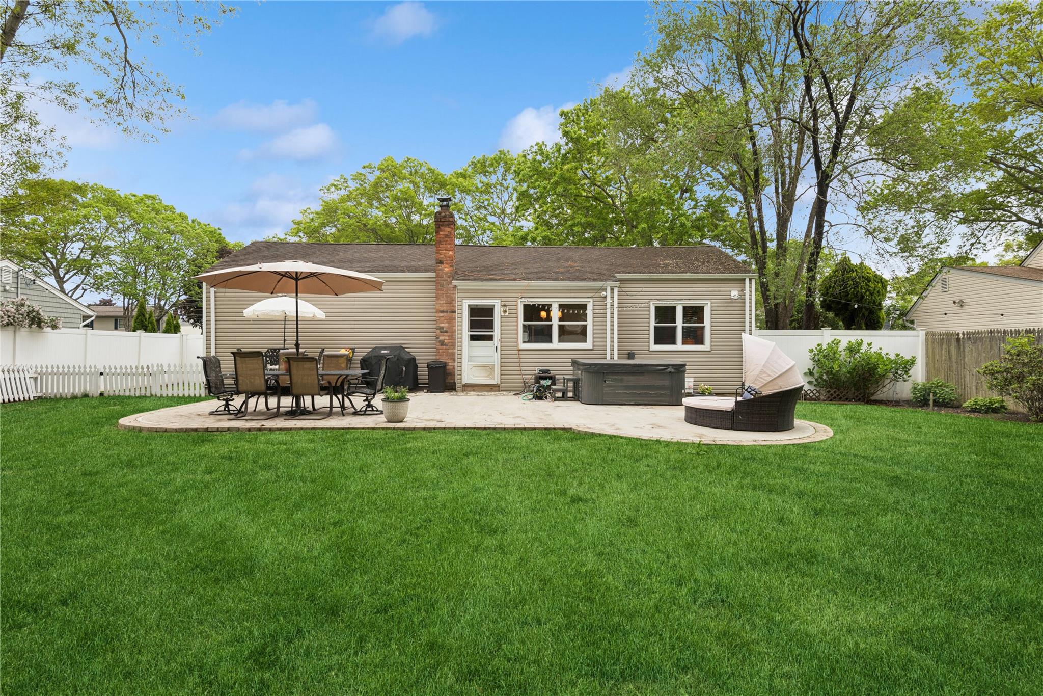 61 Lucille Drive, Sayville, New York image 19