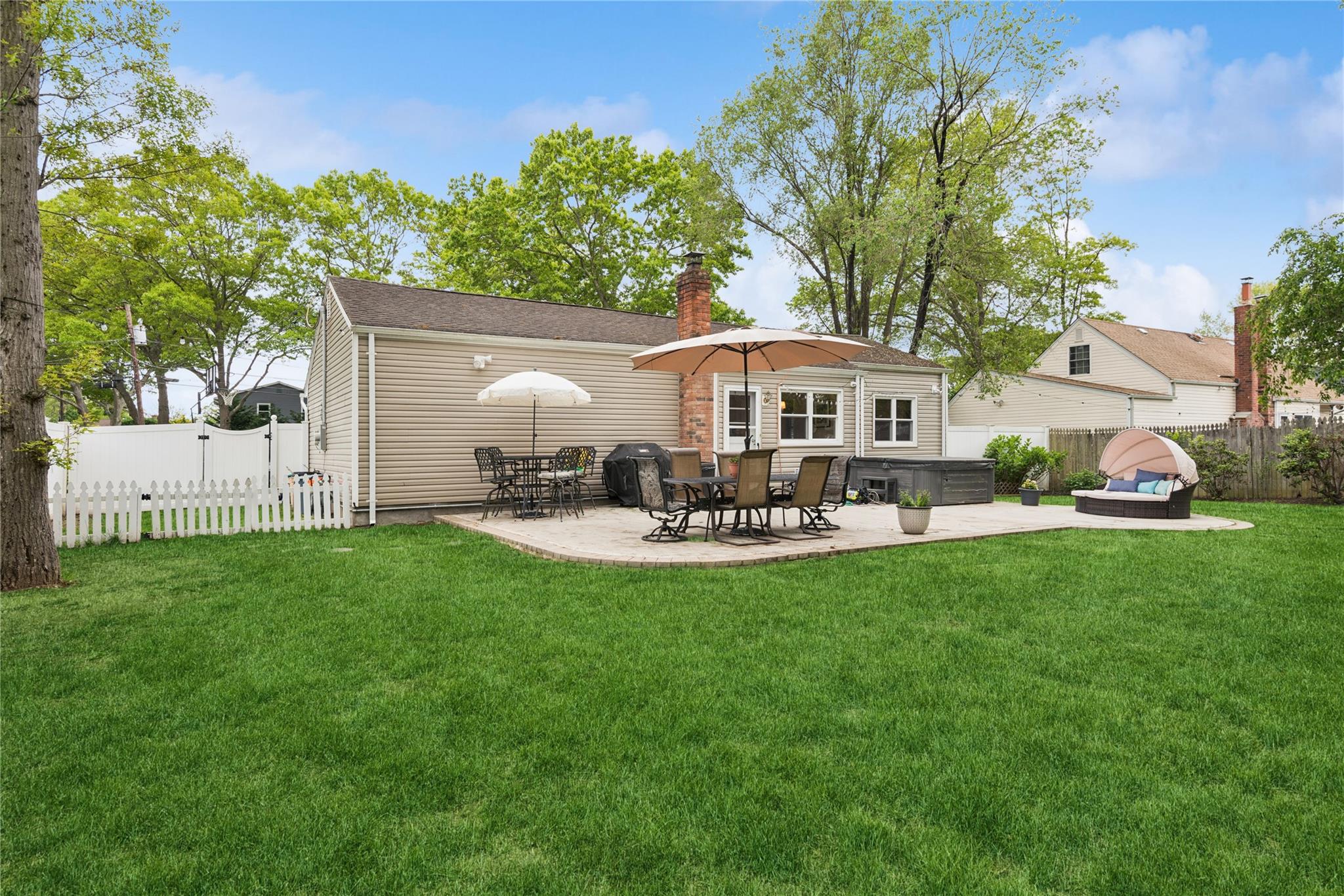 61 Lucille Drive, Sayville, New York image 18