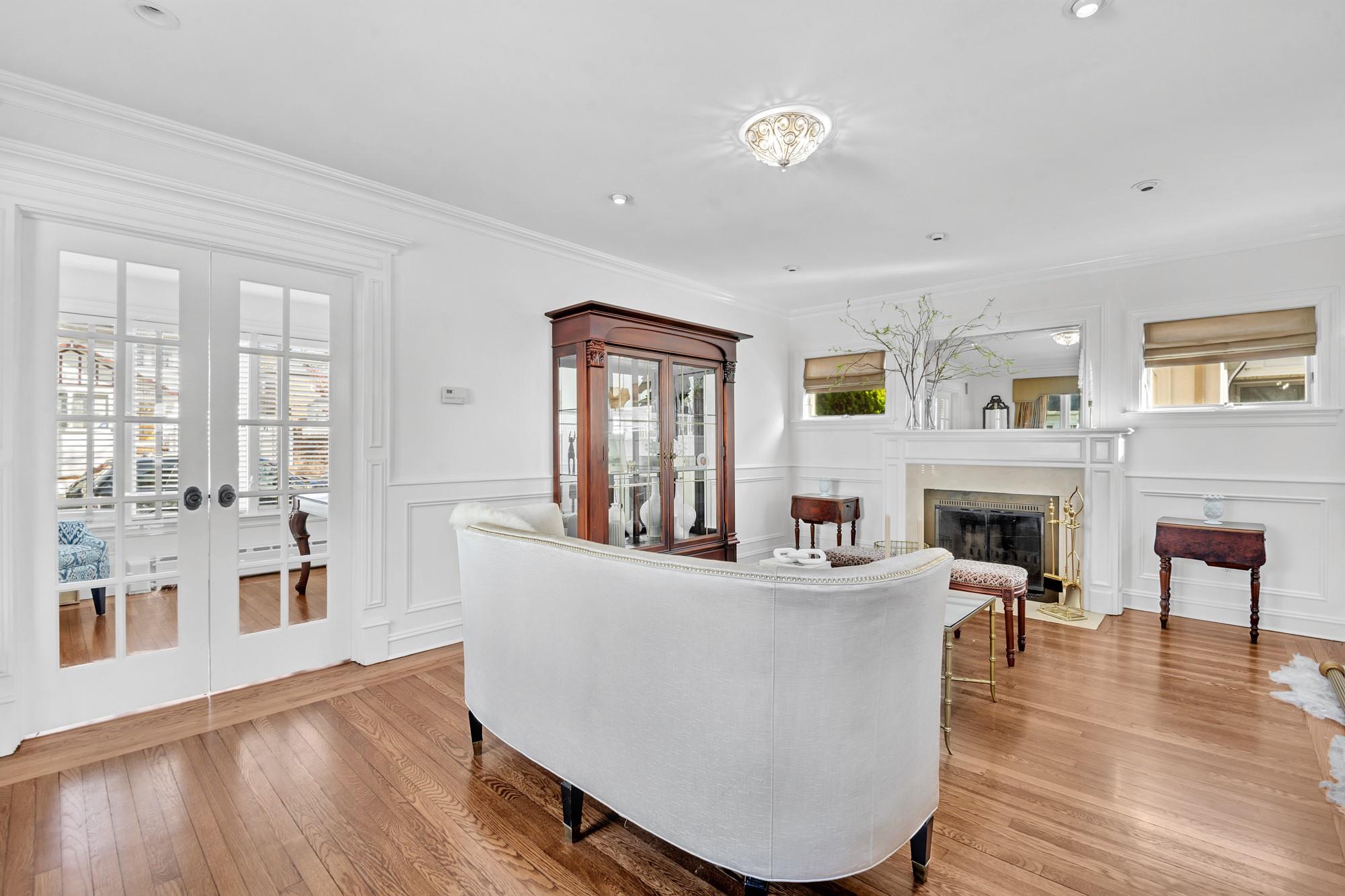 9-10 157th Street