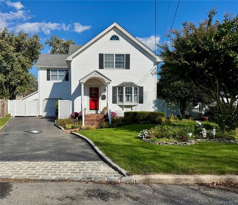 Photo of 51 Marvin Street, Patchogue, NY 11772 (MLS # 928415) Photo of 51 Marvin Street, Patchogue, NY 11772 (MLS # 928415)