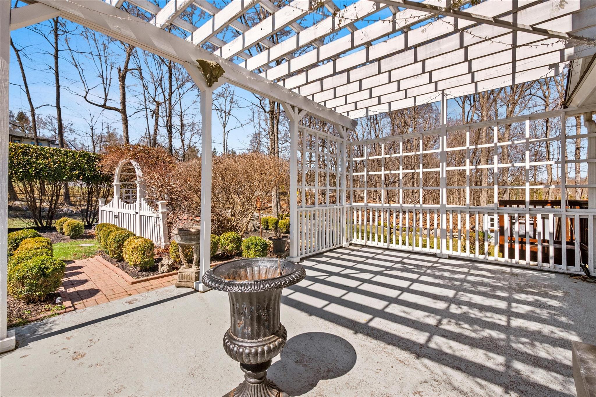 76 Smith Hill Road, Monsey, New York image 43