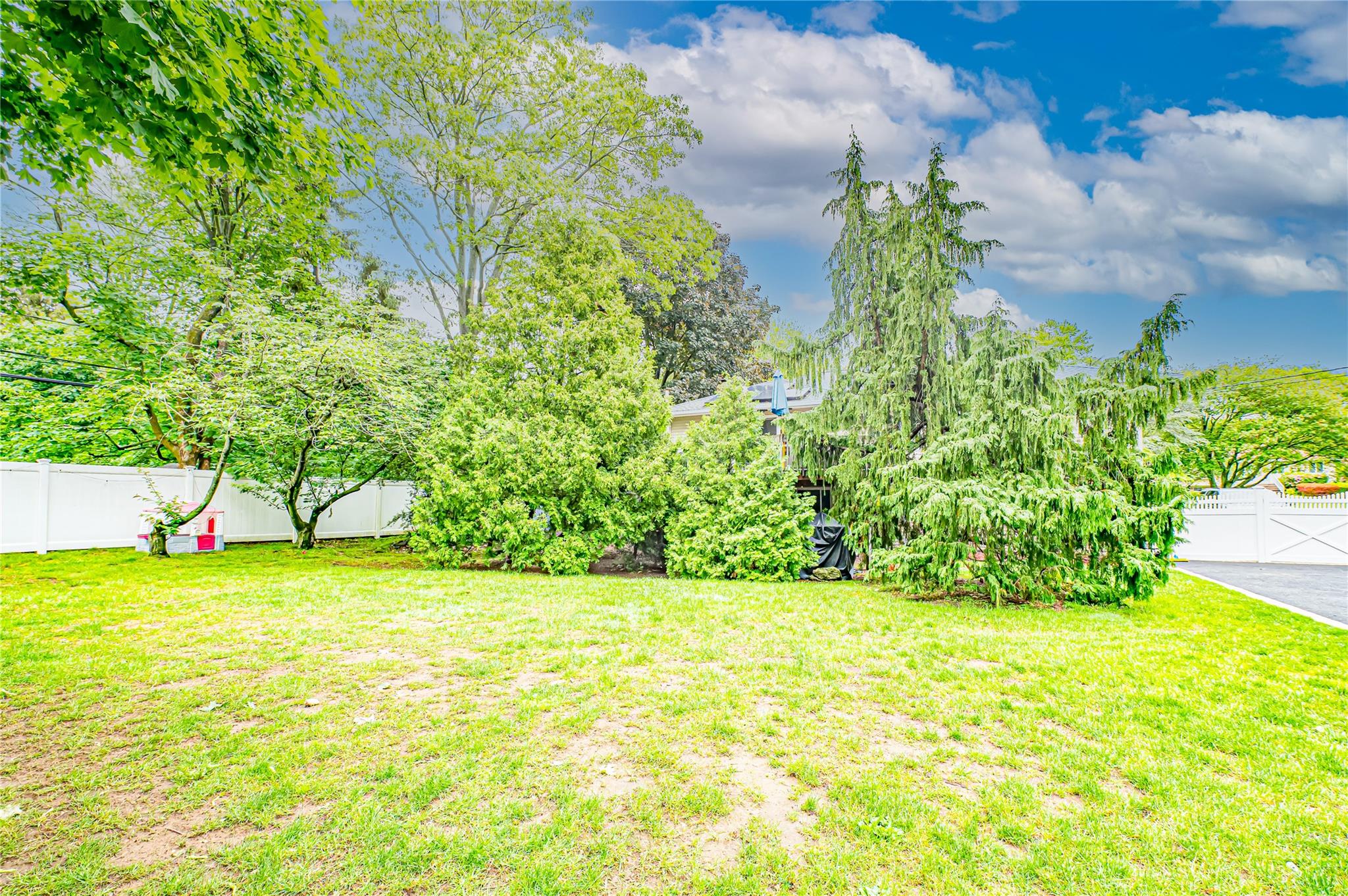 4 Greenvale Drive, East Northport, New York image 24