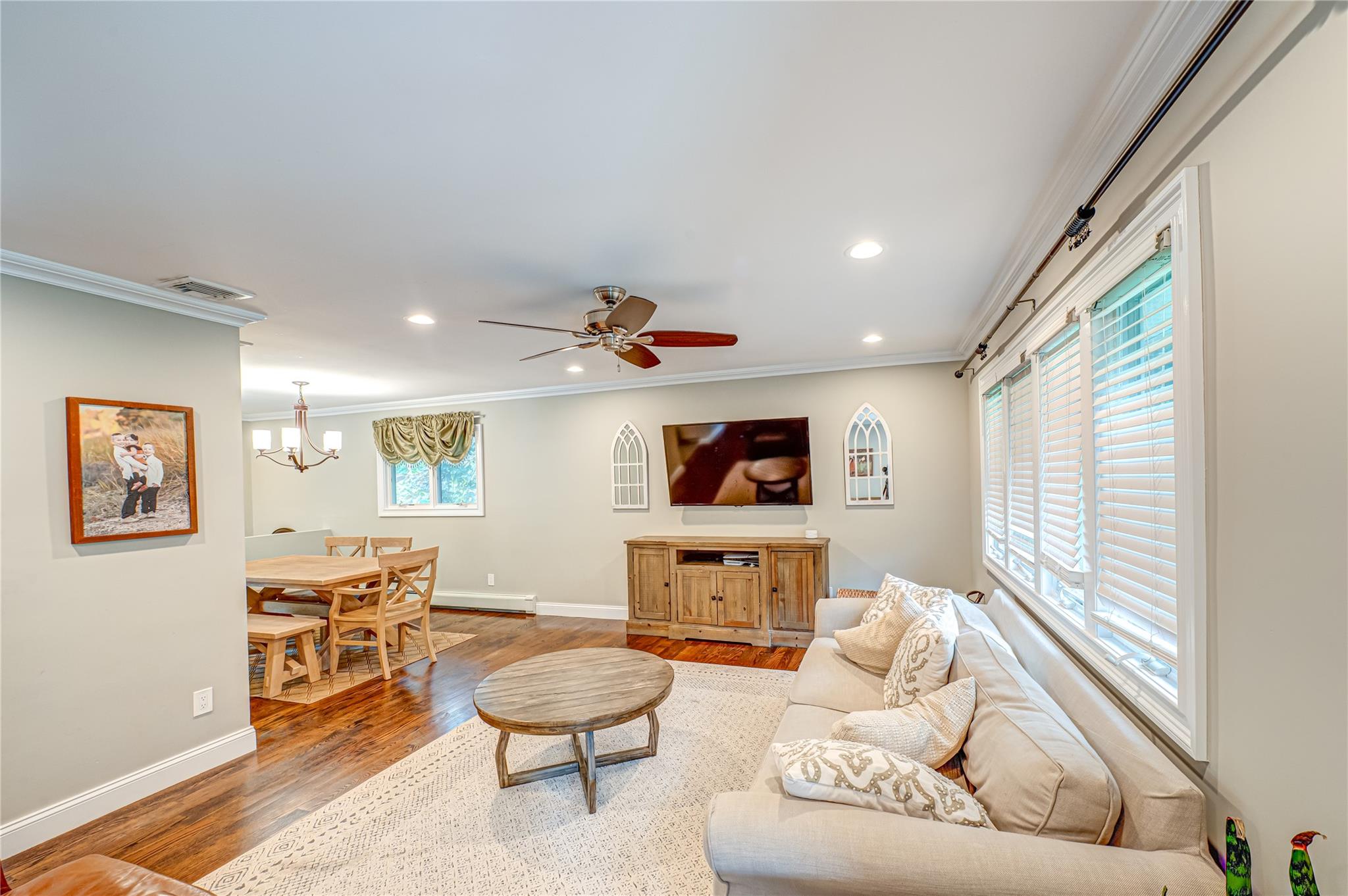 4 Greenvale Drive, East Northport, New York image 10