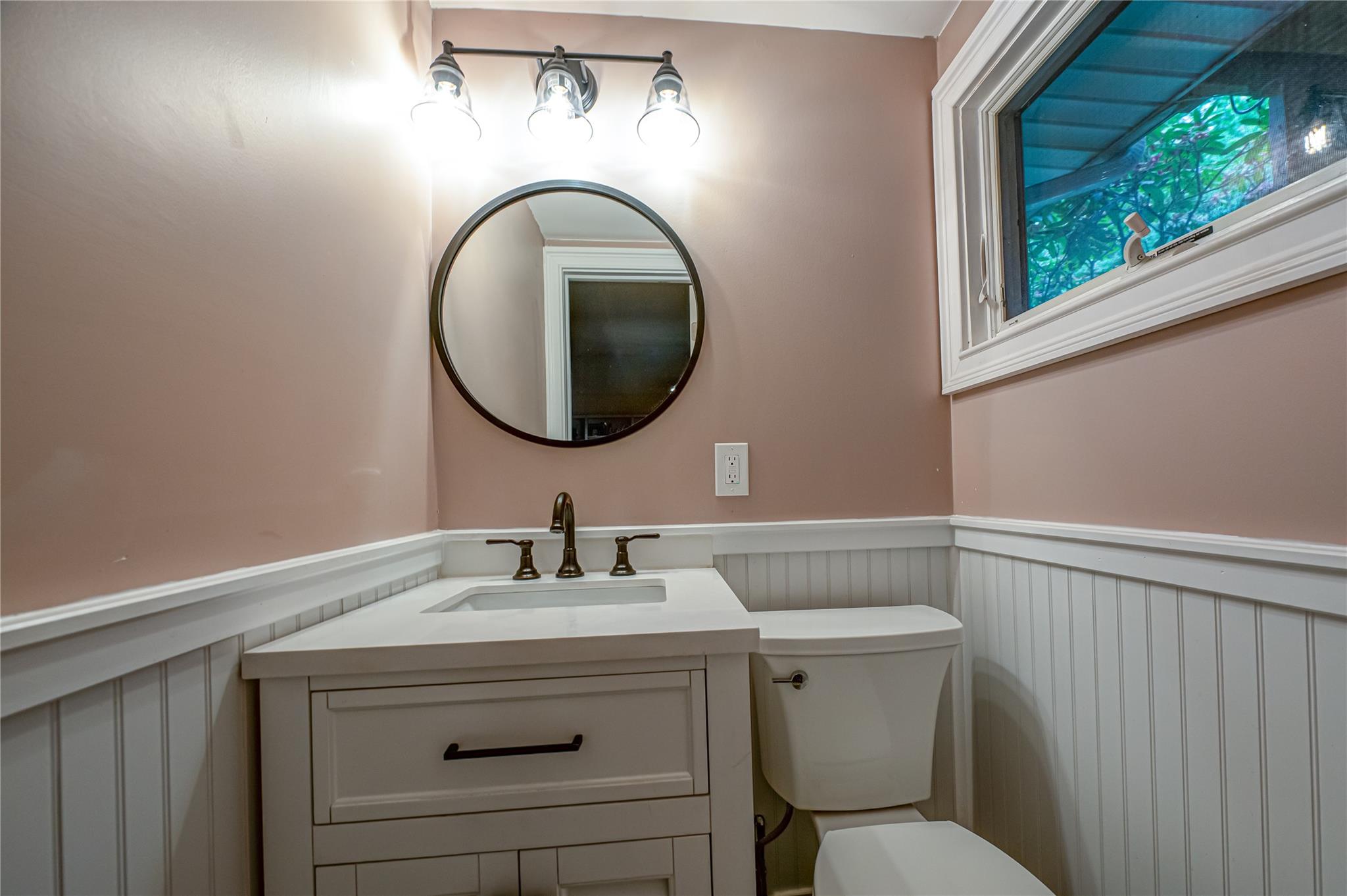 4 Greenvale Drive, East Northport, New York image 19