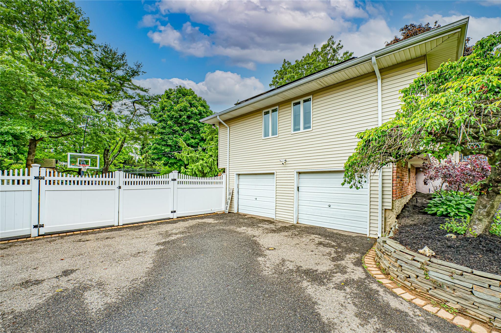 4 Greenvale Drive, East Northport, New York image 23