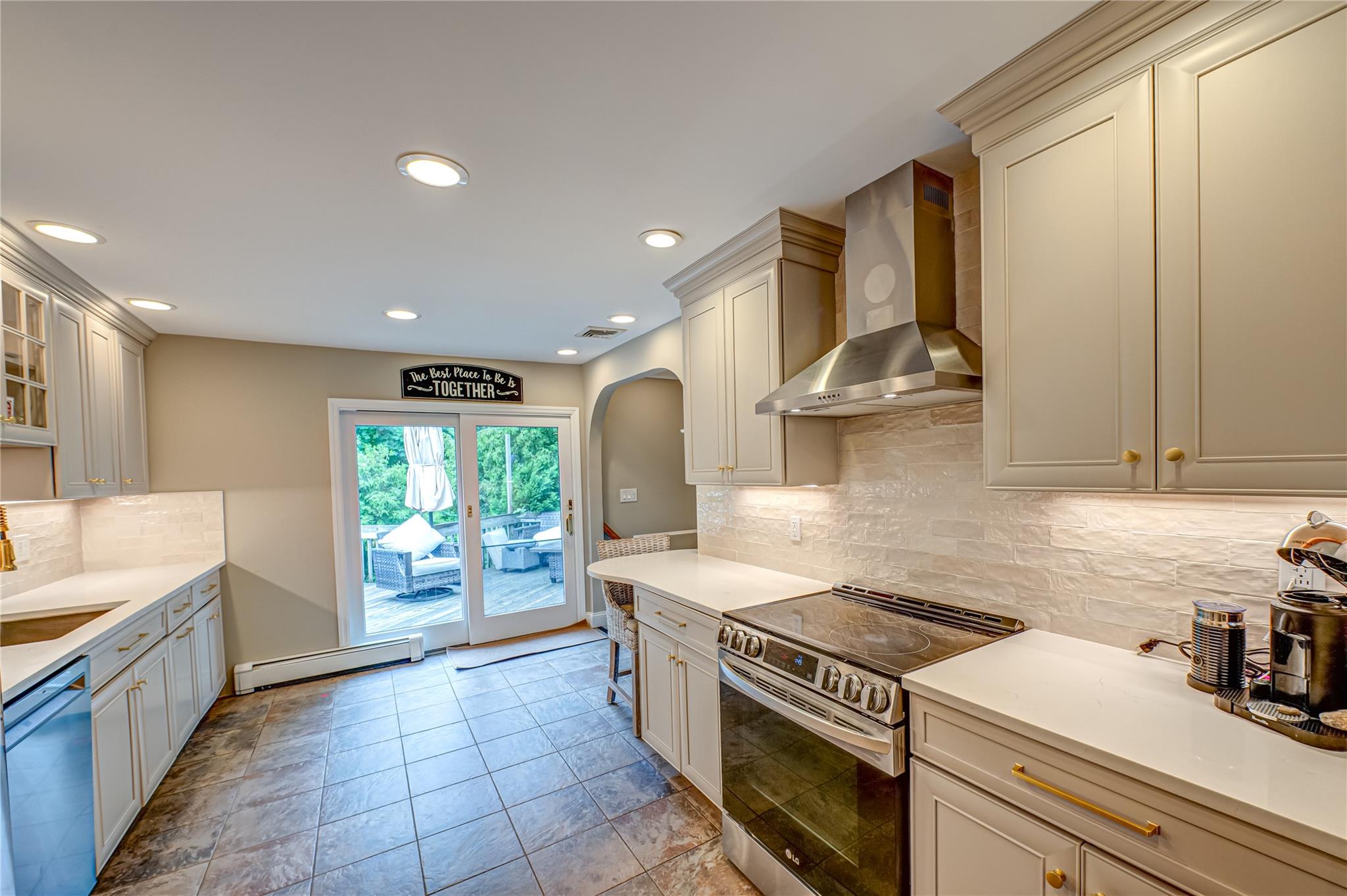 4 Greenvale Drive, East Northport, New York image 8