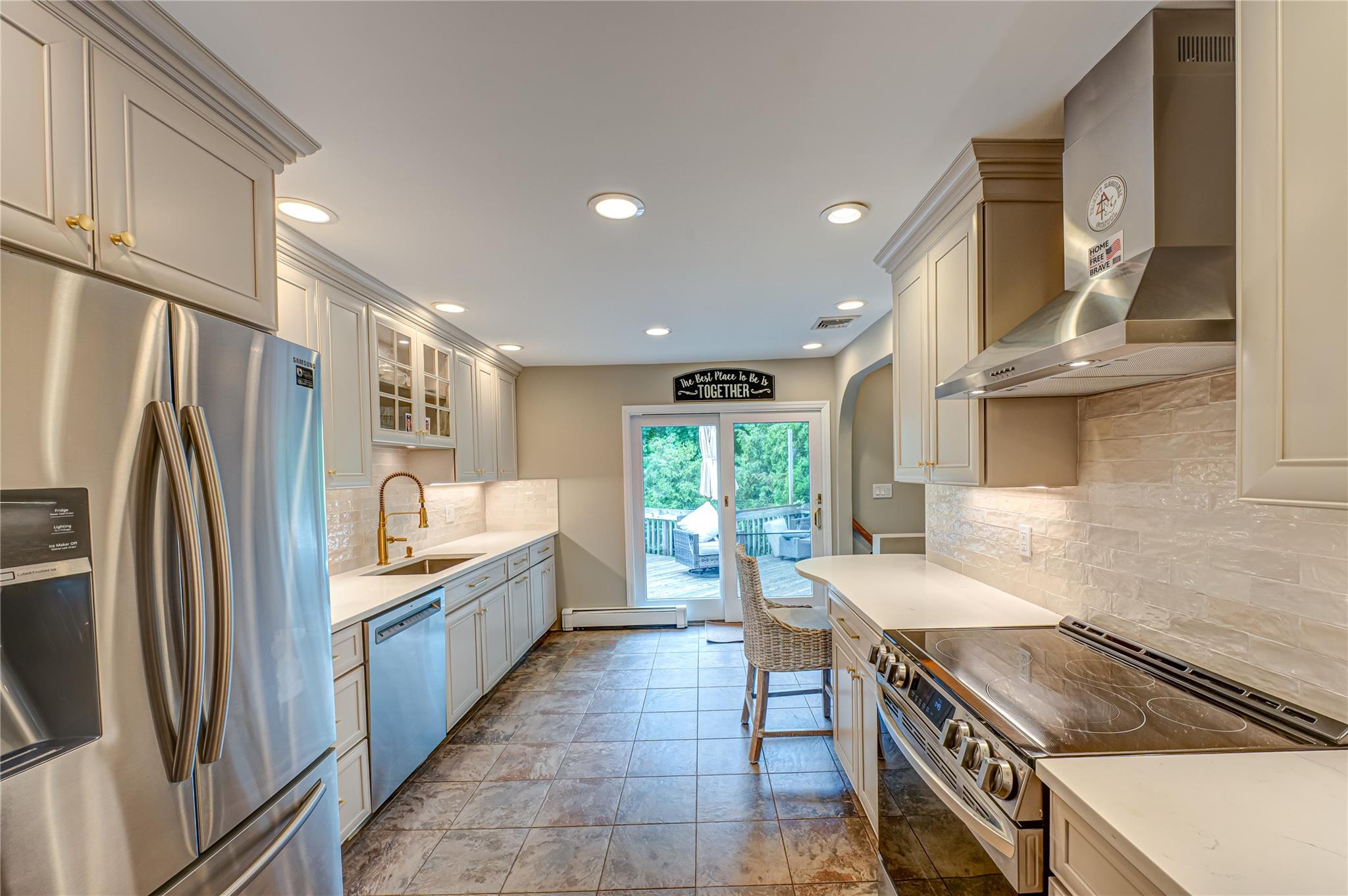4 Greenvale Drive, East Northport, New York image 7