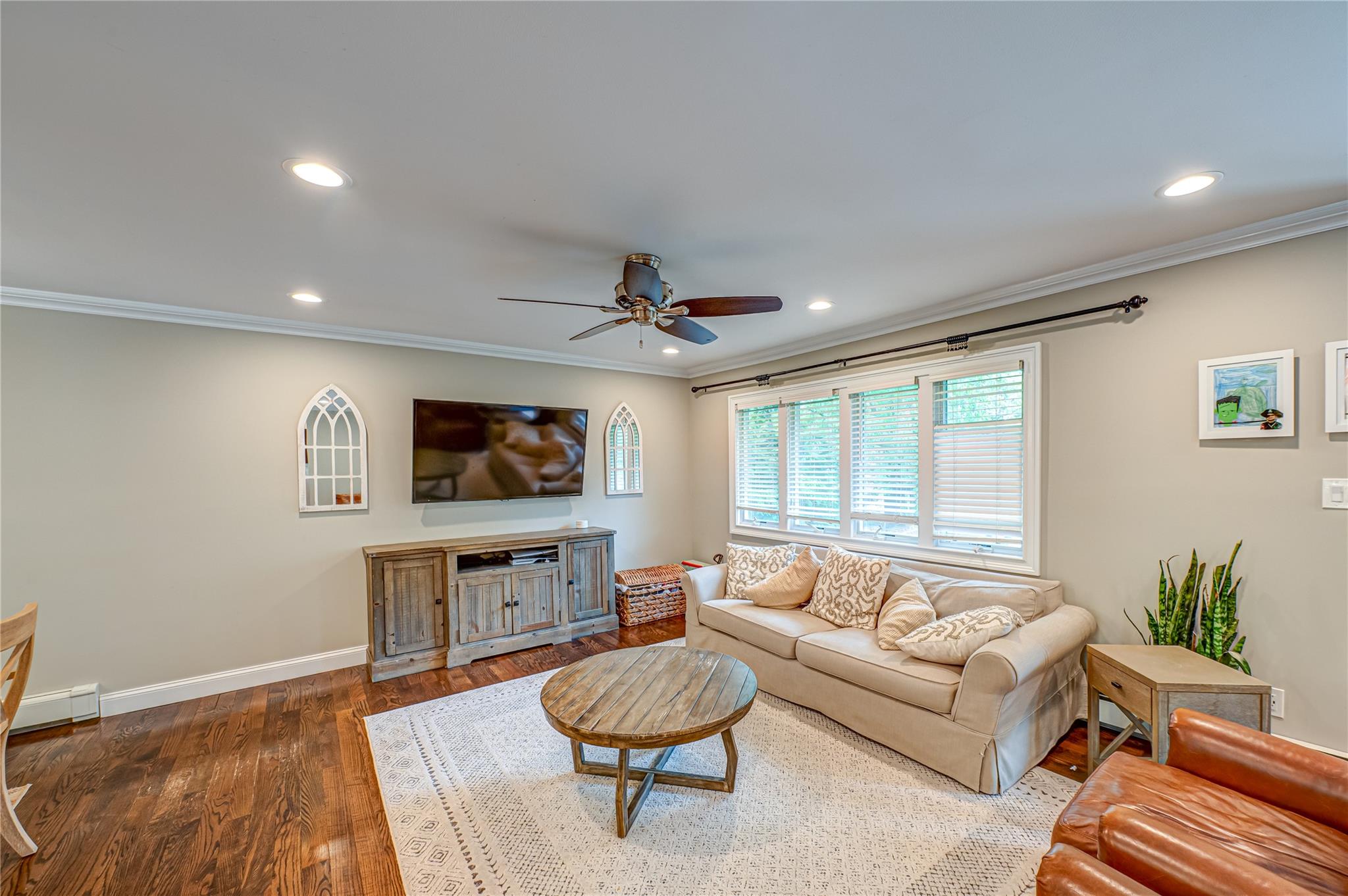 4 Greenvale Drive, East Northport, New York image 9