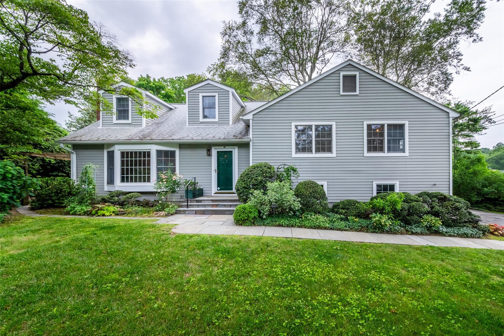 Property for Sale at Coutant Drive, New Rochelle, New York - Bedrooms: 4 
Bathrooms: 3 
Rooms: 8  - $1,055,000