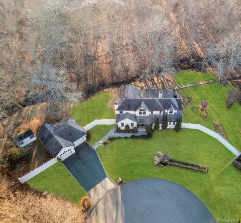 Apartment For Sale - 20 Tulip Court<br/> Moriches, NY 11955