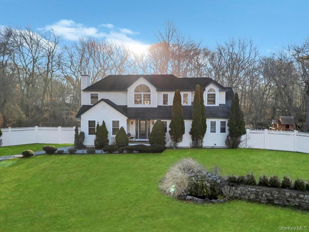 Photo of 20 Tulip Court, Moriches, NY 11955 (MLS # 951640)