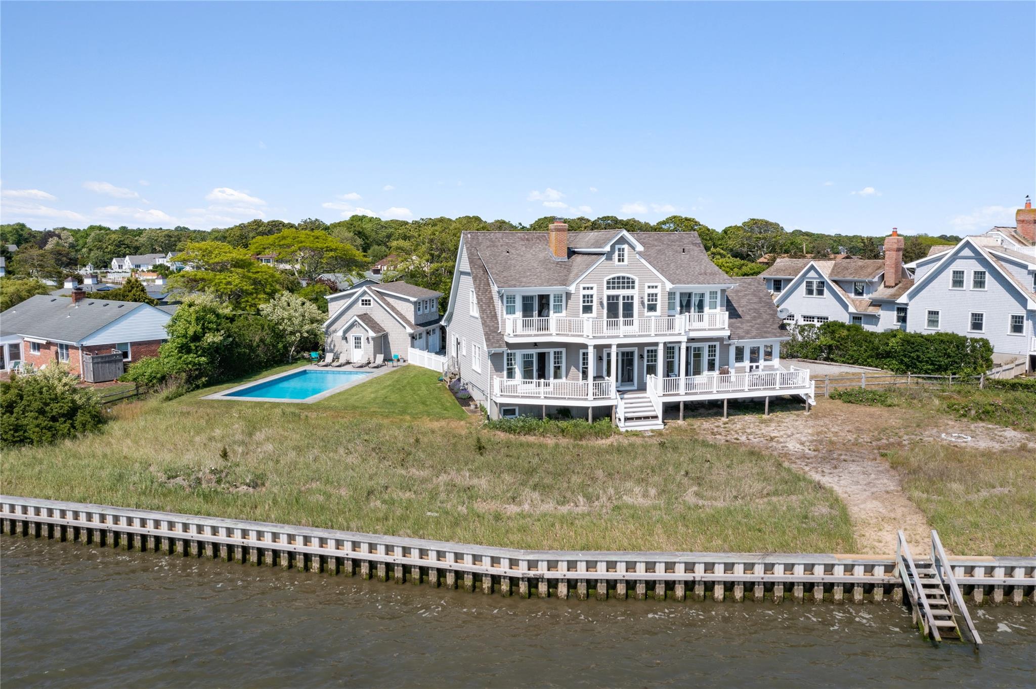 Oak Lane, Southampton, Hamptons, NY - 4 Bedrooms  
4 Bathrooms - 