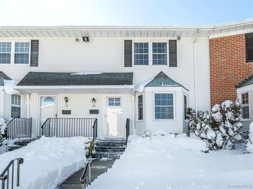 Photo of 78 Santa Barbara Drive, Plainview, NY 11803 (MLS # 964973)