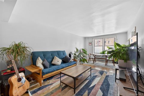 Condo For Sale - 8385 116th Street #4L<br/> Kew Gardens, NY 11418